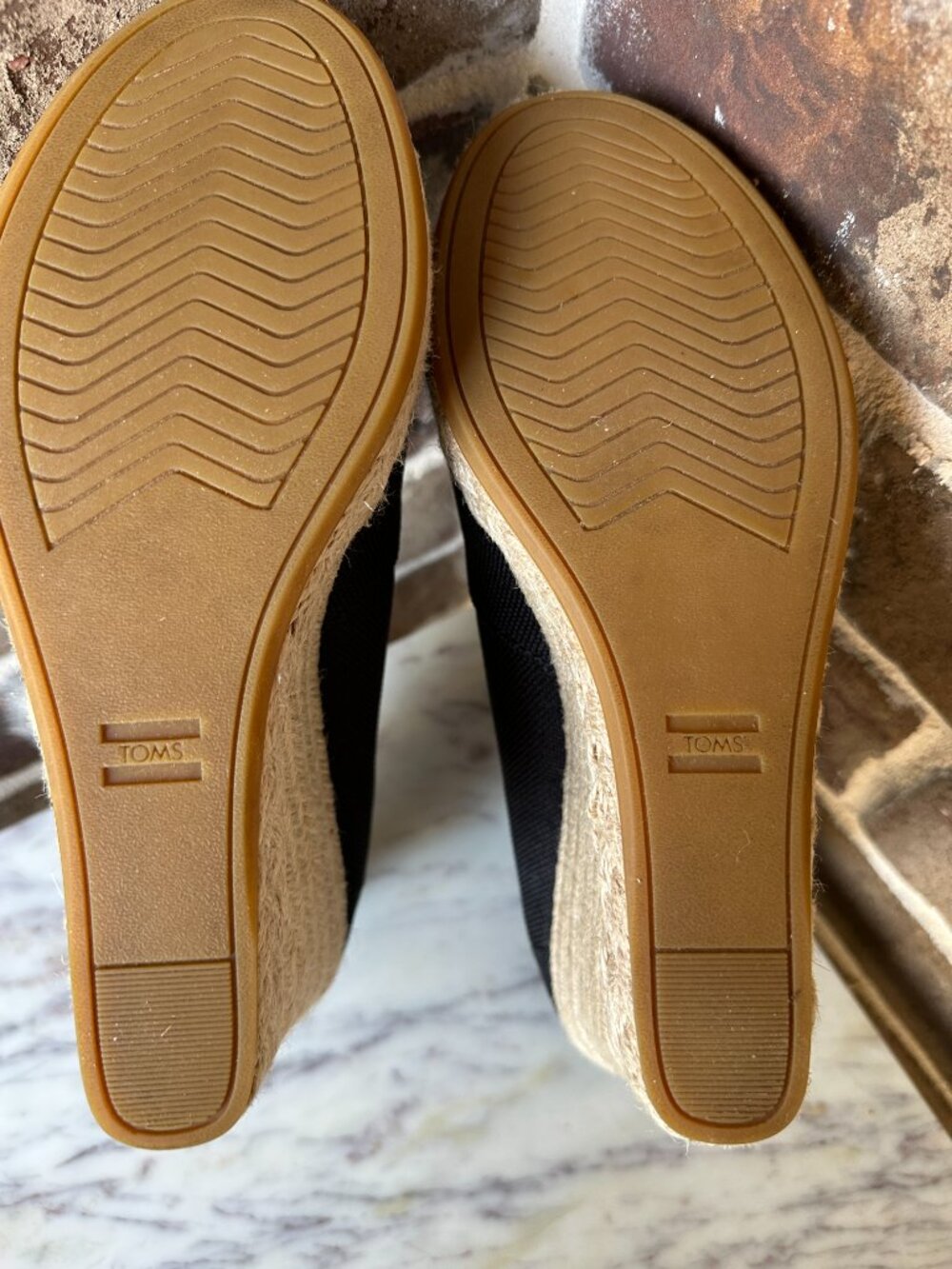 TOMS Michelle Peep Toe Espadrille Wedge Pump Black Sandal Slip-on Heels Size 9 - Picture 14 of 15